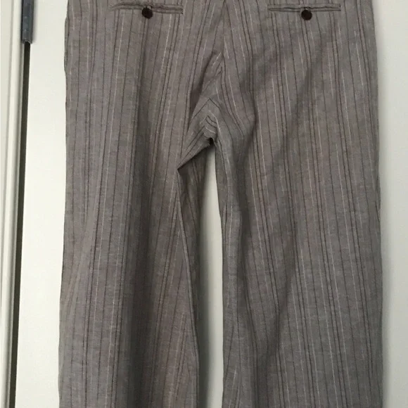 Wide-leg (looks like skirt) Capri pants w/silver thread highlight 18” flat 20.5” - Picture 2 of 7